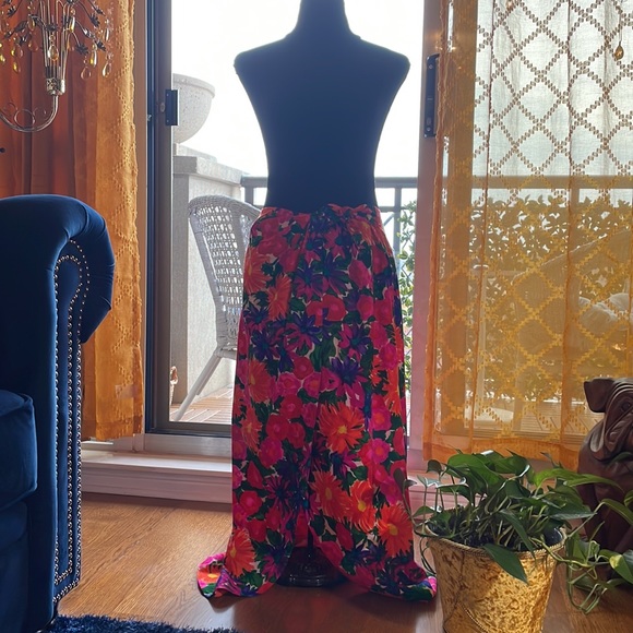 Beautiful Beach Wrap 🏖 🌺 💖 - Picture 7 of 11